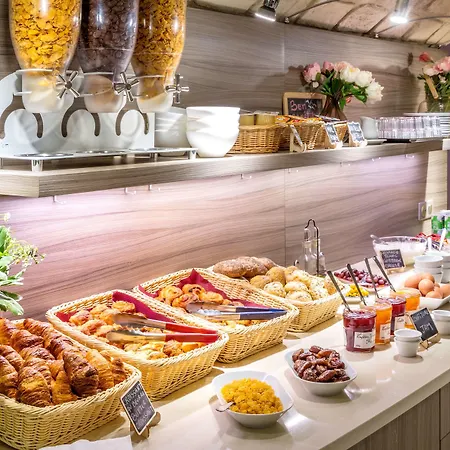 Hotel Sure By Western Gare Du Nord Parigi