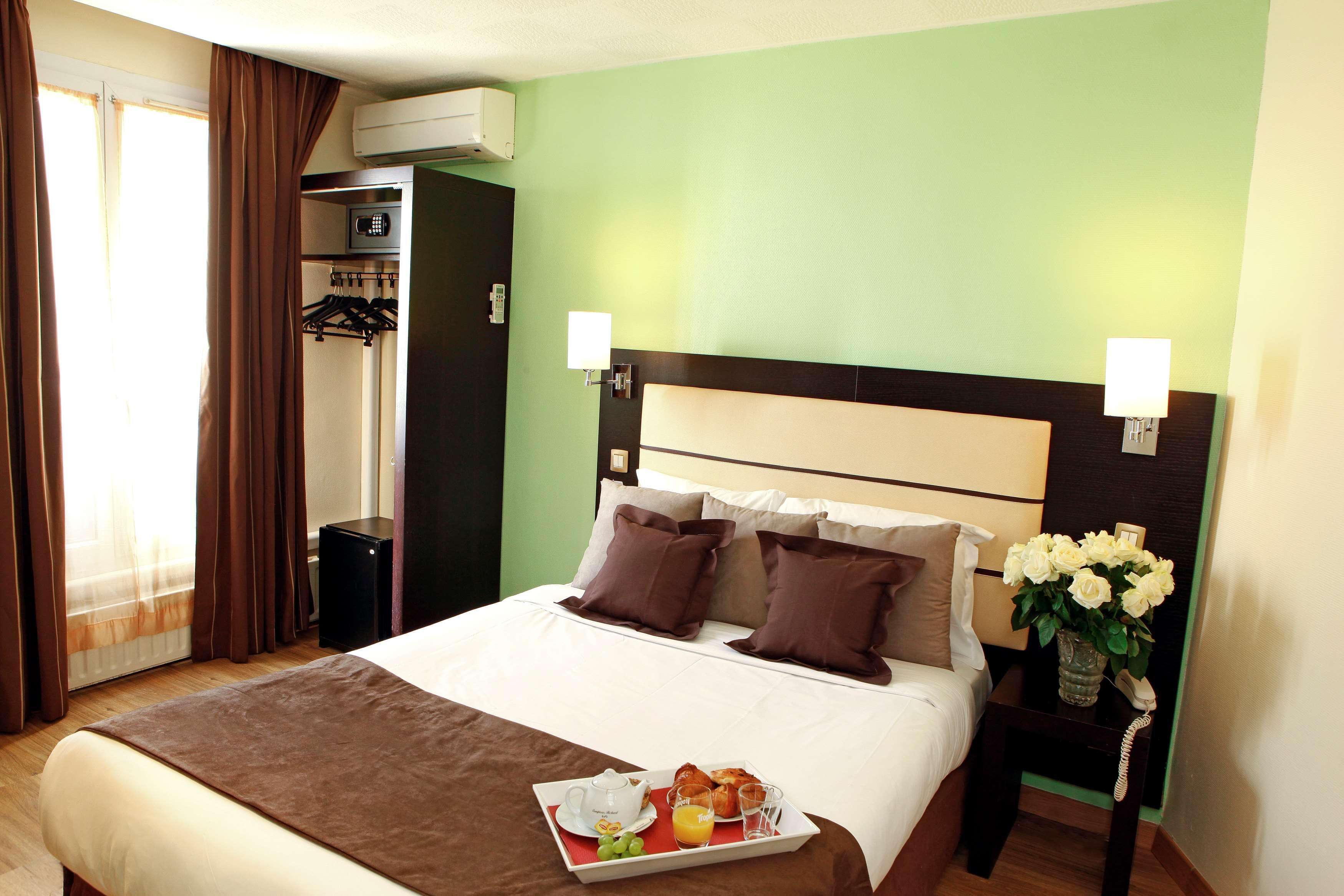 Hotel Sure By Western Gare Du Nord Parigi