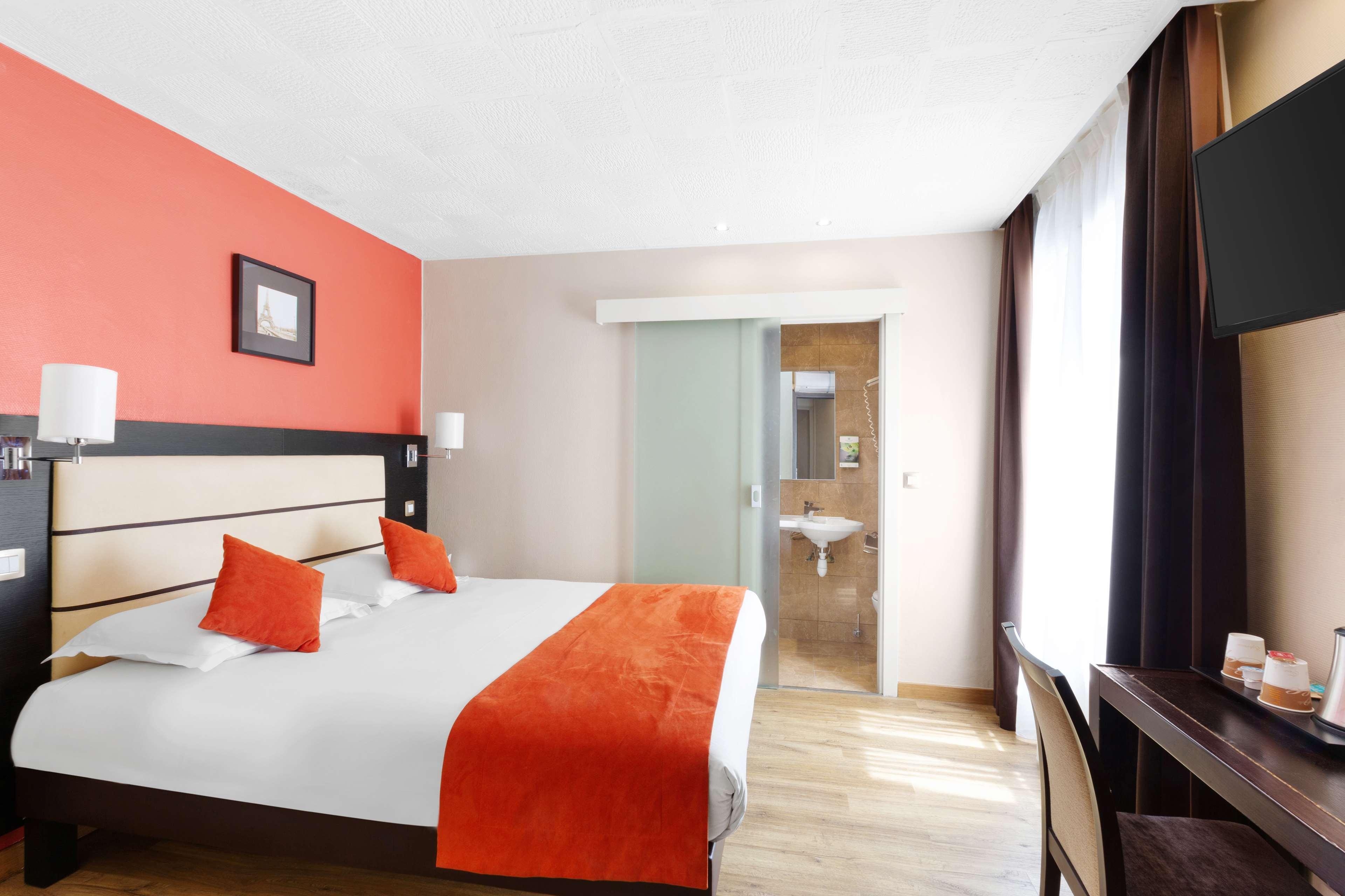 Hotel Sure By Western Gare Du Nord Parigi