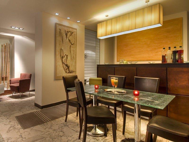 Hotel Sure By Western Gare Du Nord Parigi