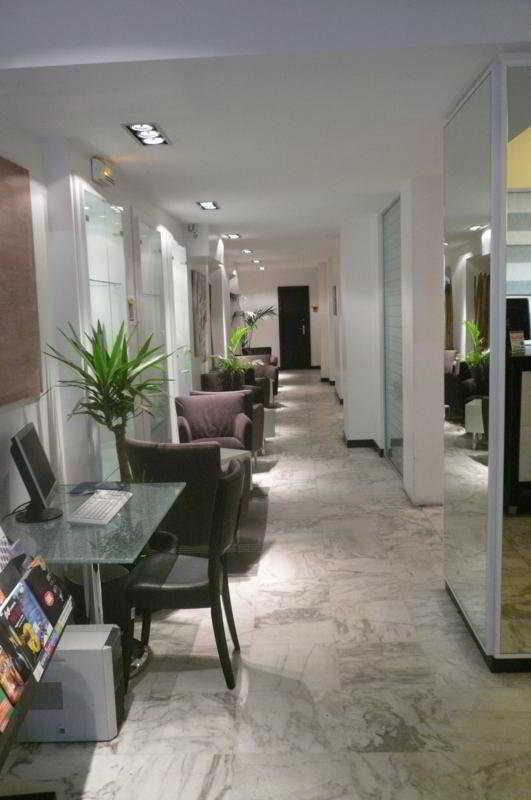 Hotel Sure By Western Gare Du Nord Parigi