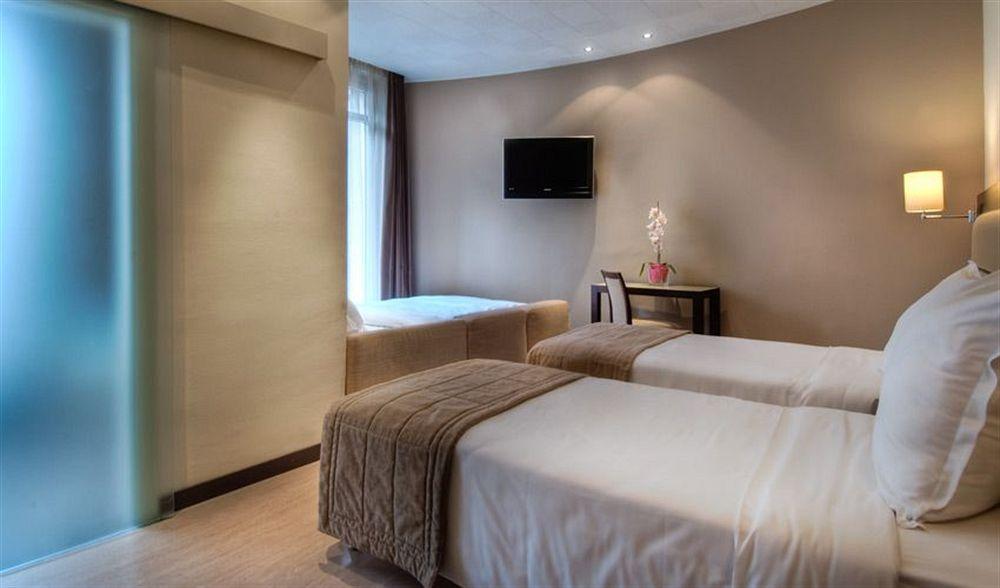 Sure By Western Gare Du Nord Hotel Parigi