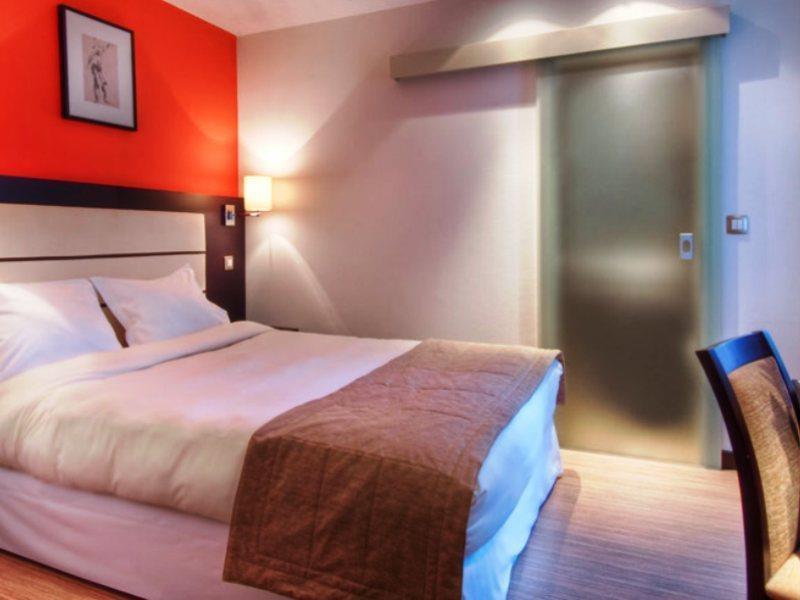 Sure By Western Gare Du Nord Hotel 3*